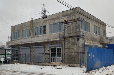 Установка кронштейнов под направляющие фасада